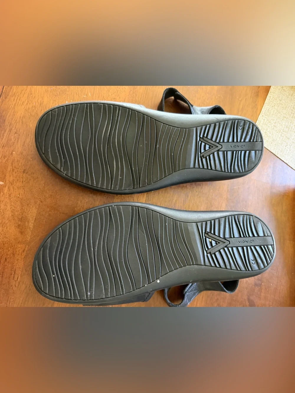Vionic leather sandals